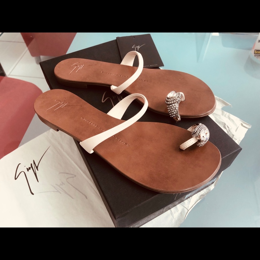 Sandal - Picture 6 of 10